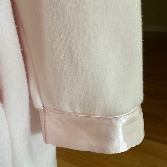 Erika Taylor Long Fleece Robe Pink Size Medium - Picture 8 of 15